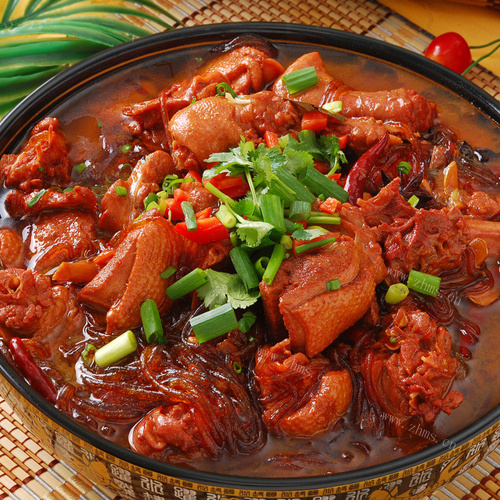 美味可口鸭肉炖粉条