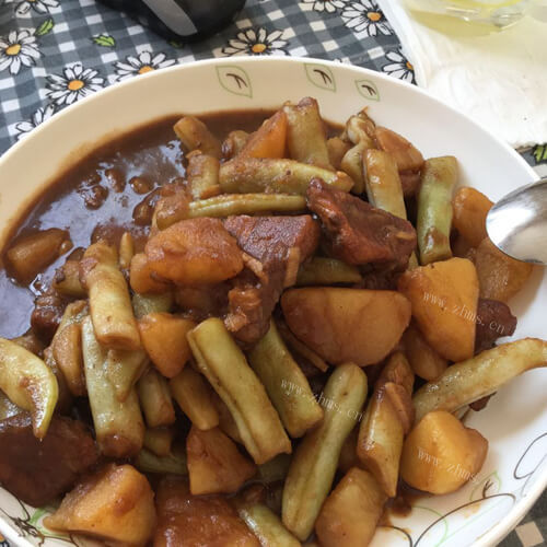 鲜香的鸡肉土豆的做法