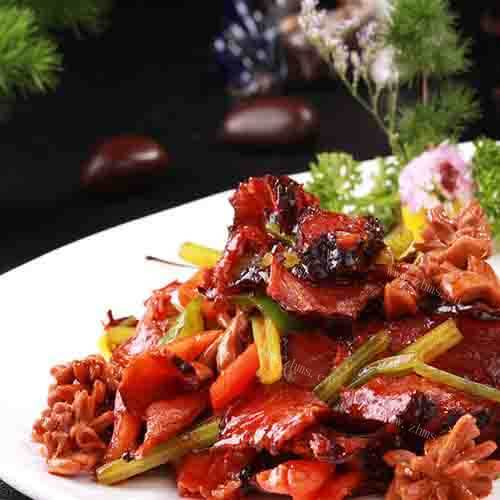 美味的鸡胗炒尖椒