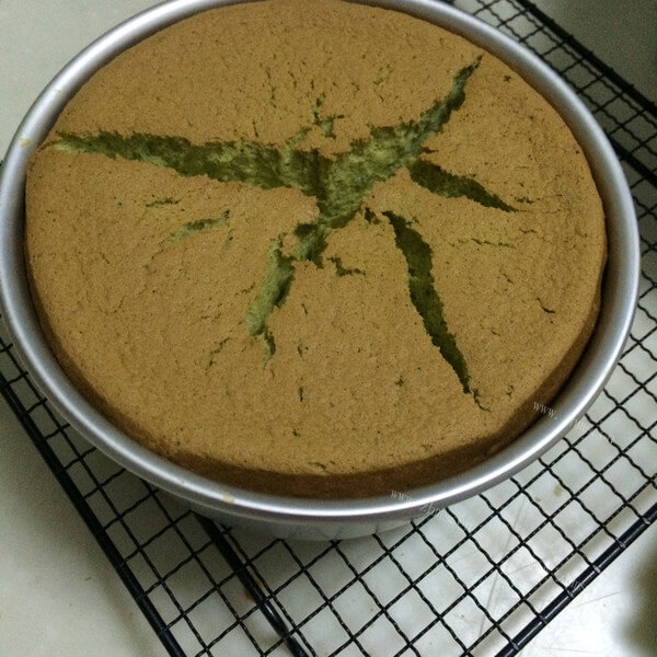 简洁美味的抹茶戚风