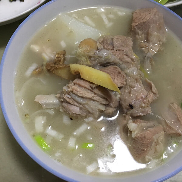 简单的自制白萝卜炖鸭肉