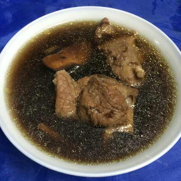 美味土茯苓煲鸡