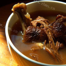 好喝的茶树菇炖鸡汤的做法