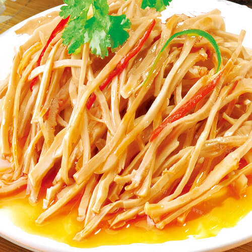 炒鸡美味又好吃的酱爆笋丝