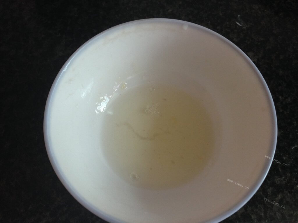 美味的水果酸奶果冻 做法图解1)