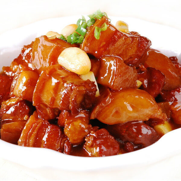 咸香红烧肉炖藕
