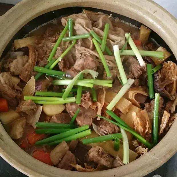 简单的羊肉煲的做法