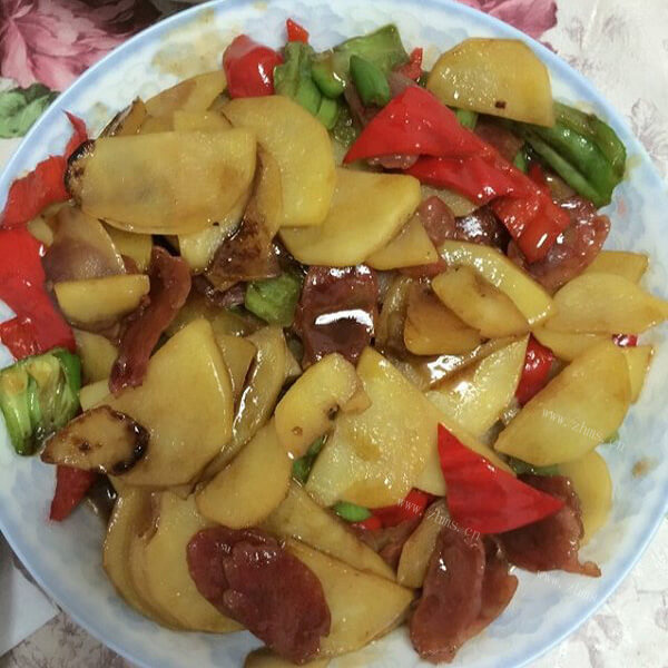 好吃的土豆炒猪肉的做法
