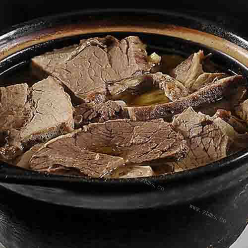 美味的砂锅牛肉的做法