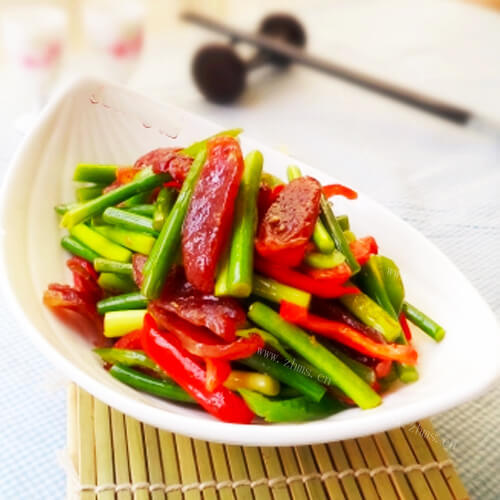 美食蒜苔炒腊肠