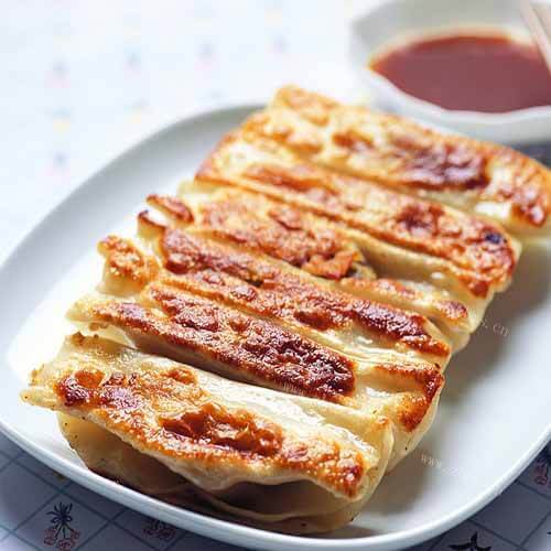 好吃的韭菜鸡蛋锅贴