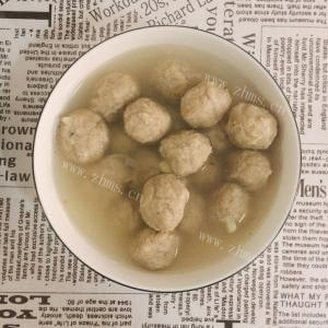 好吃的水煮猪肉丸子的做法
