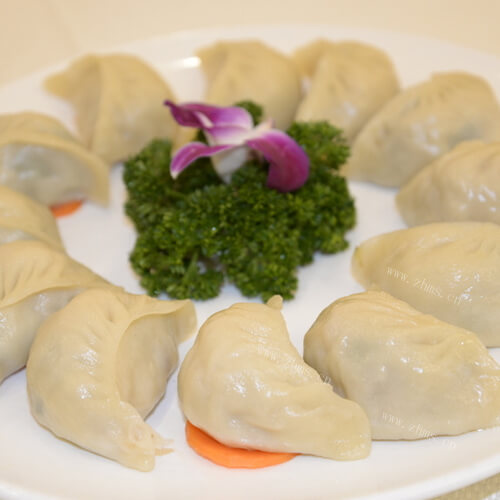美味的韭菜鸡蛋虾皮饺子