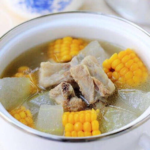 美味的排骨炖芋头
