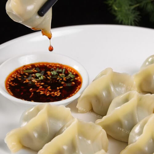 独特的蒜苔鸡蛋馅饺子