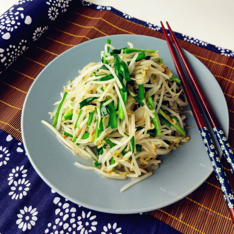 美味的韭菜炒绿豆芽