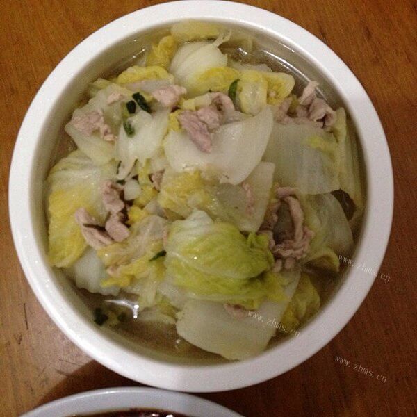 美味的白菜炖鸡肉