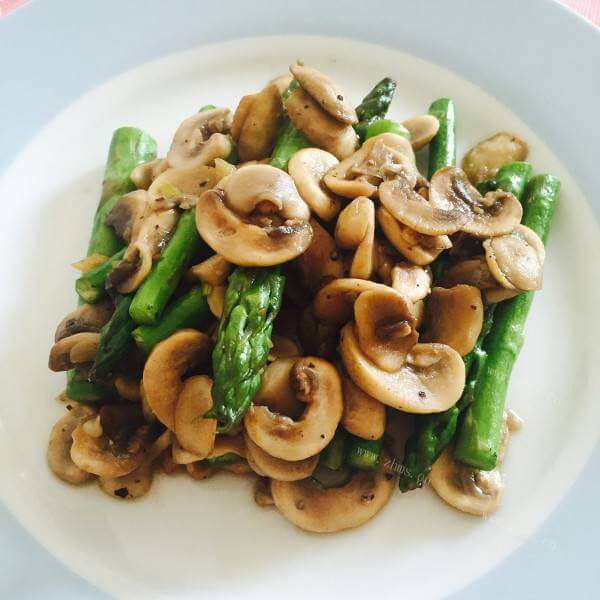 好吃的韭菜炒鲜蘑