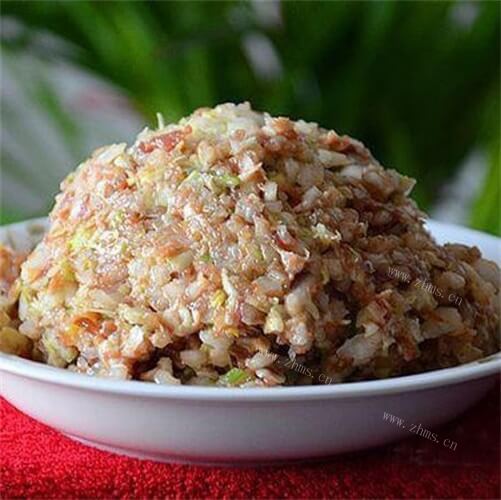 美味的猪肉芹菜饺子馅的做法