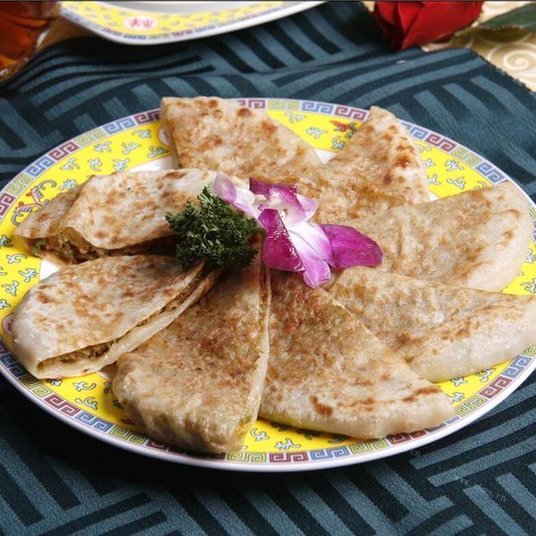 香嫩芹菜猪肉馅饼的做法