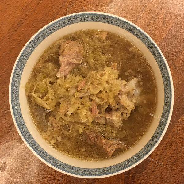 美味排骨炖酸菜