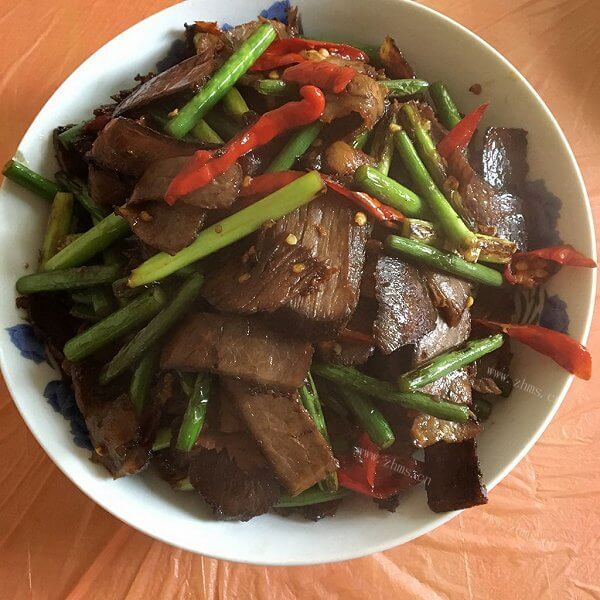 美味的蒜薹牛肉