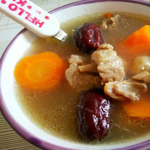 美味的羊肉胡萝卜汤