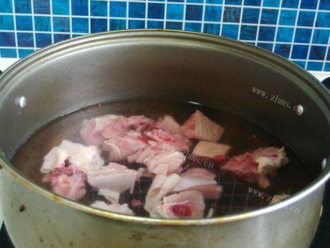 美味的辣子鸡腿做法图解1)