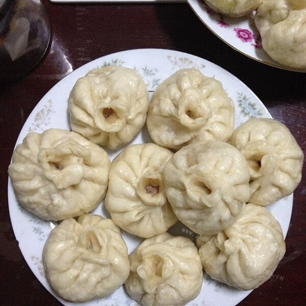 美味的猪肉包子的做法