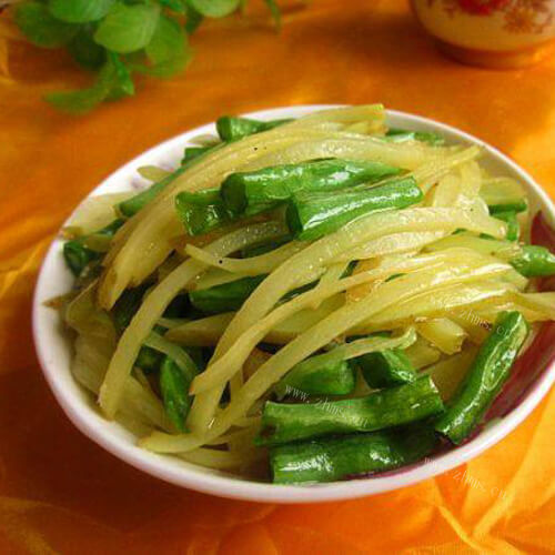 美味的豇豆炒土豆丝