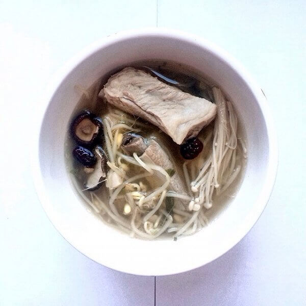 美味的木耳冬菇瘦肉汤