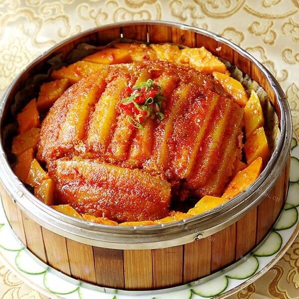 美味的糯米粉蒸肉