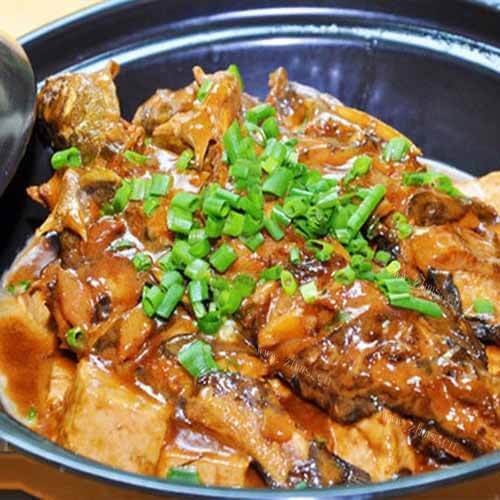 美味的鱼焖豆腐的做法 