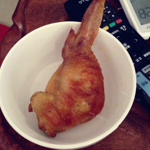 美味的鸡翅包米饭
