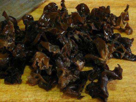 美味的辣子鸡腿做法图解3)