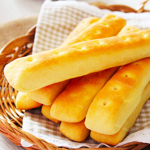 饱满的原味面包