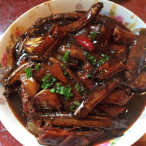 美味的牛肉烧茄子