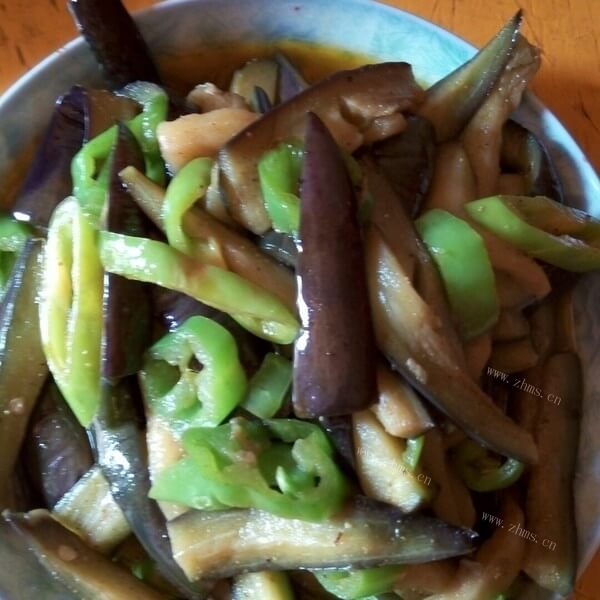 美味的茄子炒青椒