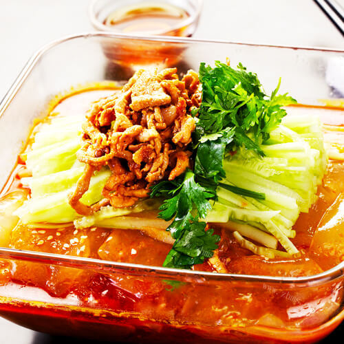 美味可口的鸡丝炒拉皮