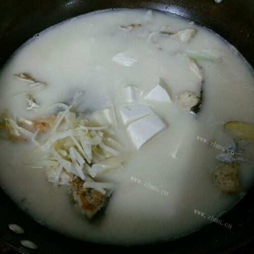 好吃的酸笋鱼头