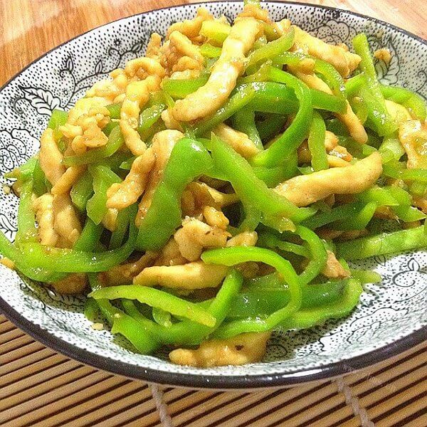 美味青椒鸡丝的做法