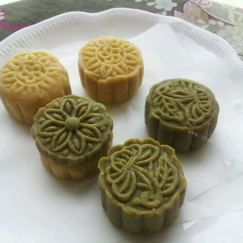 美味的韭菜鸡蛋月饼