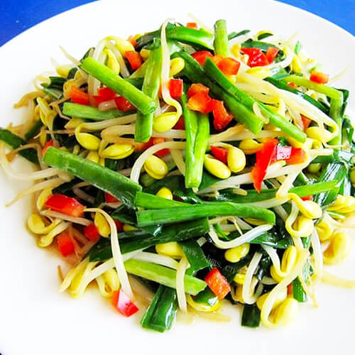 美味的豆芽炒韭菜