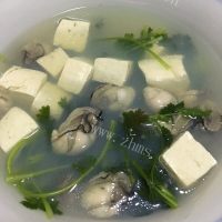 鲜美海蛎子豆腐汤