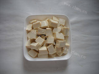 腊豆肉末蒸豆腐做法图解1)