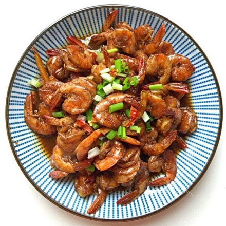 美味的干锅鸡尾虾