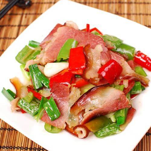 美味的炖腊肉