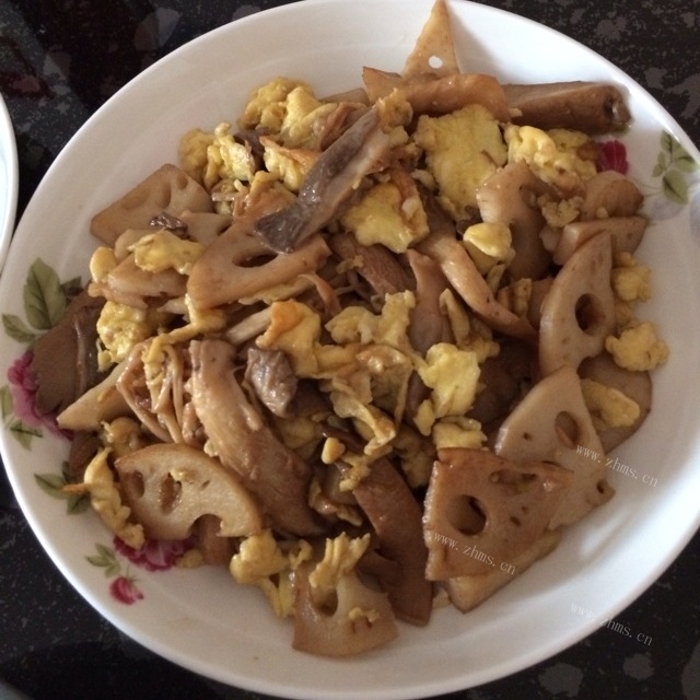 好吃的藕炒鸡蛋 