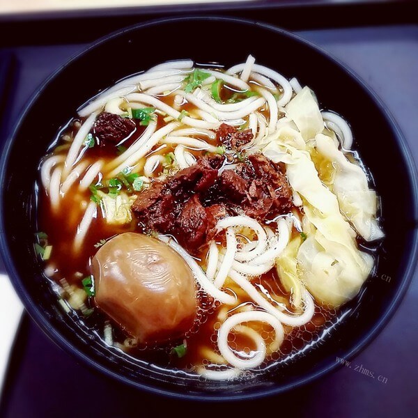 美味的花溪牛肉粉