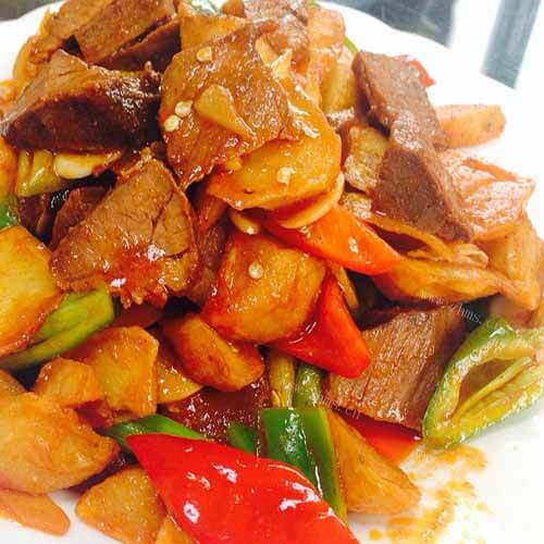 美味的牛肉烧土豆